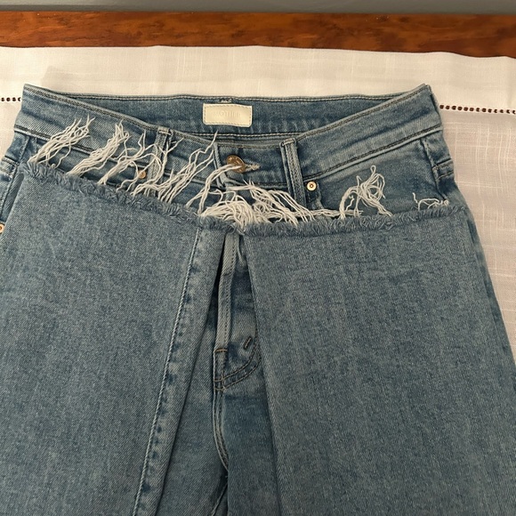 MOTHER The Scrapper Cuff Ankle
Fray Jeans - Picture 6 of 9
